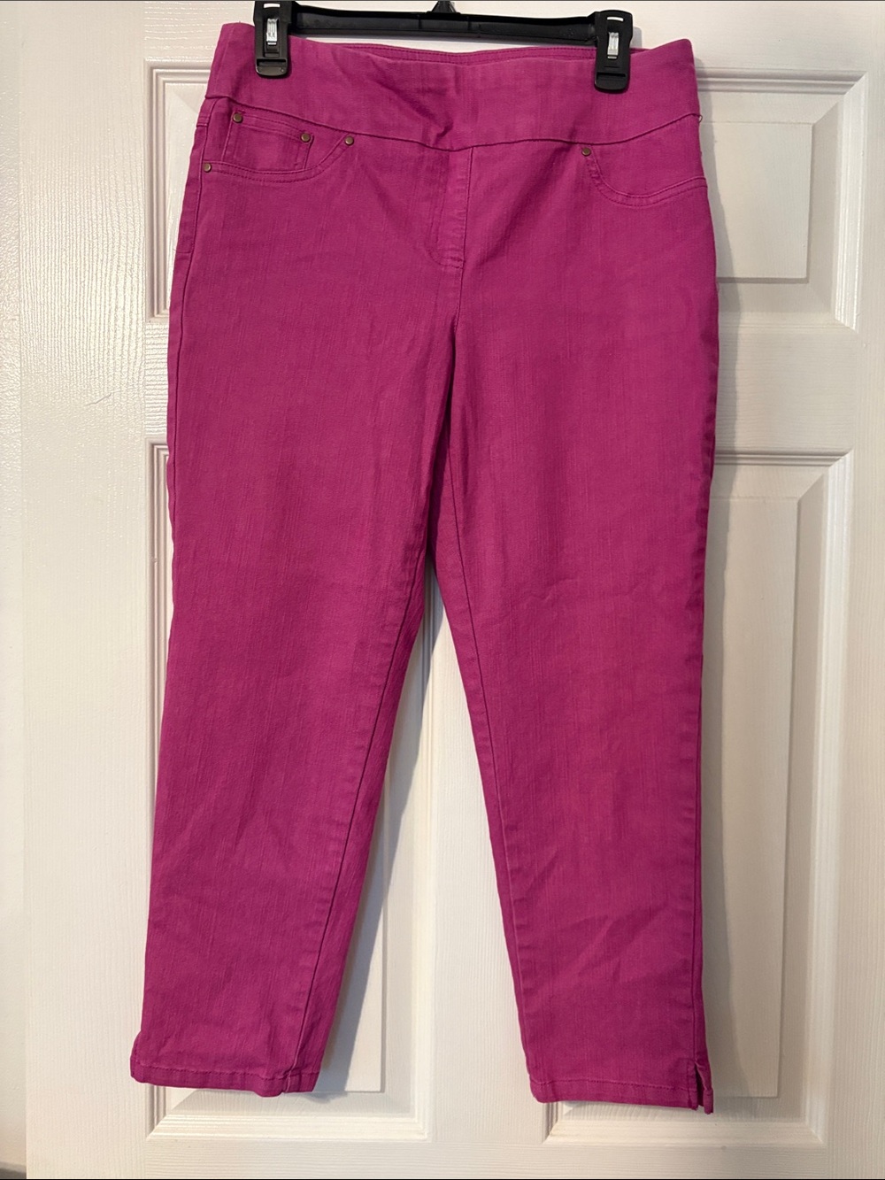 Ruby Rd. Bright Fuchsia Crop Pants